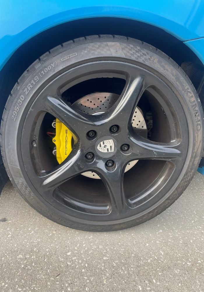 Restored-car-wheel-and-tire-after-mobile-detailing